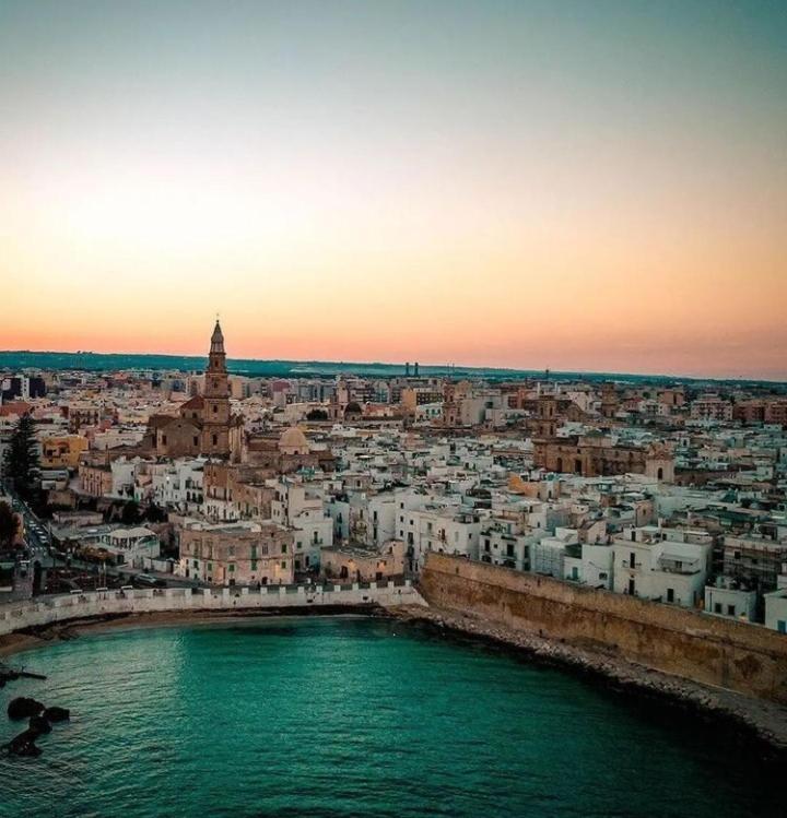 Route 64 Monopoli - East - Historic Center Apartment Bagian luar foto